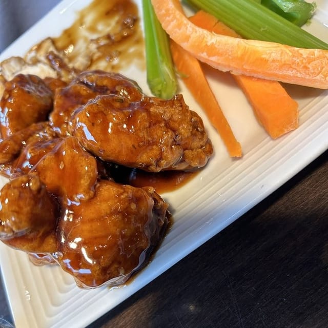 12 Boneless Wings.